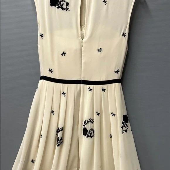 IIVY Dress by Ted Baker - Picture 2 of 7